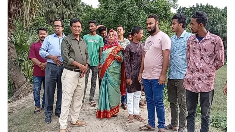 লোহাগড়ায় নদী ভাঙন এলাকা পরিদর্শন করলেন জেলা প্রশাসক