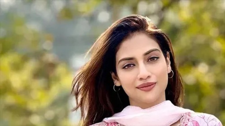 প্রতারণা মামলায় ইডি দপ্তরে হাজিরা দিলেন নুসরাত