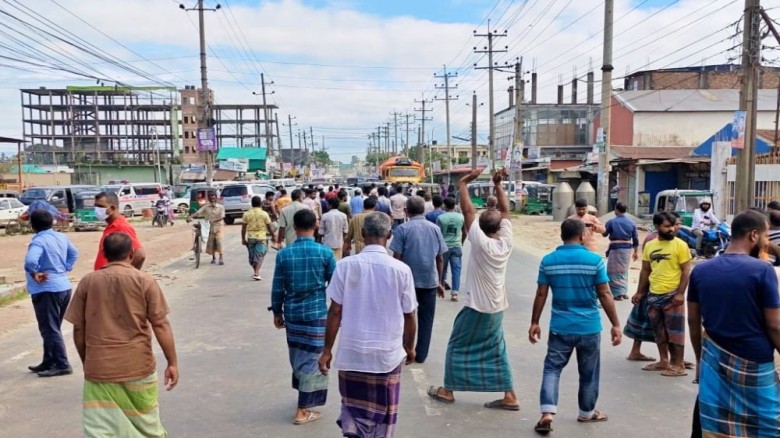 ৫ ঘণ্টার অবরোধ শেষে জামালপুর-টাঙ্গাইল মহাসড়কে যান চলাচল স্বা