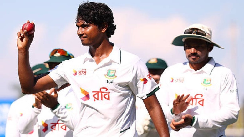 ক্যারিয়ারসেরা ৬ উইকেটে হাসানের দাপট, ১৯৮ রানেই গুটিয়ে গেল অস