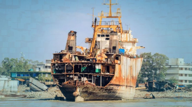 জাহাজভাঙা শিল্পে এক দশকে ১০৪ শ্রমিকের মৃত্যু