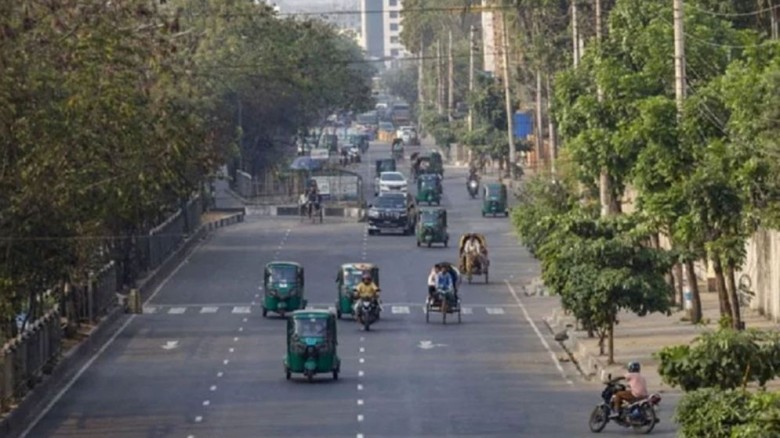 ঢাকার বাতাস আজ ‘সহনীয়’, বায়ুদূষণের শীর্ষে কাম্পালা