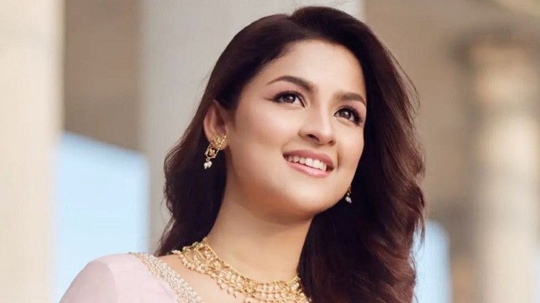 গুঞ্জন নয়, কাজ আর মানসিক শান্তিতেই মনোযোগ সাদিয়া আয়মানের